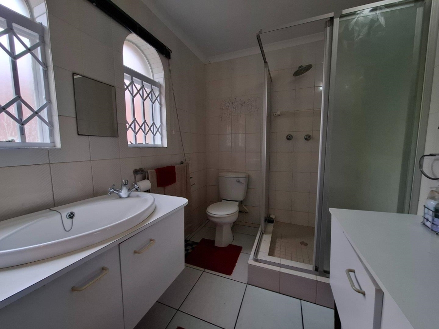 4 Bedroom Property for Sale in Wavecrest Eastern Cape